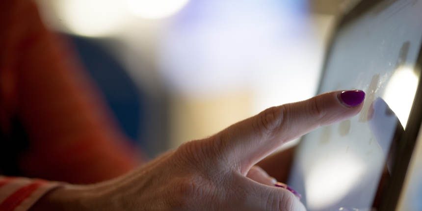 Είθε να κυµατίζει για καιρό