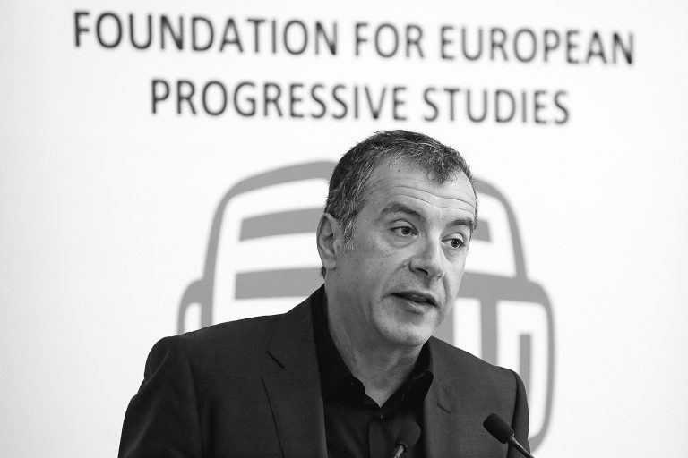 Σταύρος Θεοδωράκης